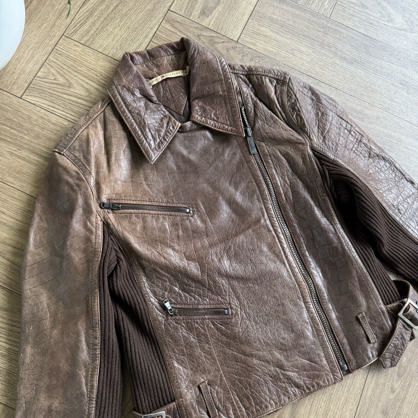 Women’s Cropped Brown Leather Jacket Tommy Hilfiger Size XL Vintage Y2K Biker