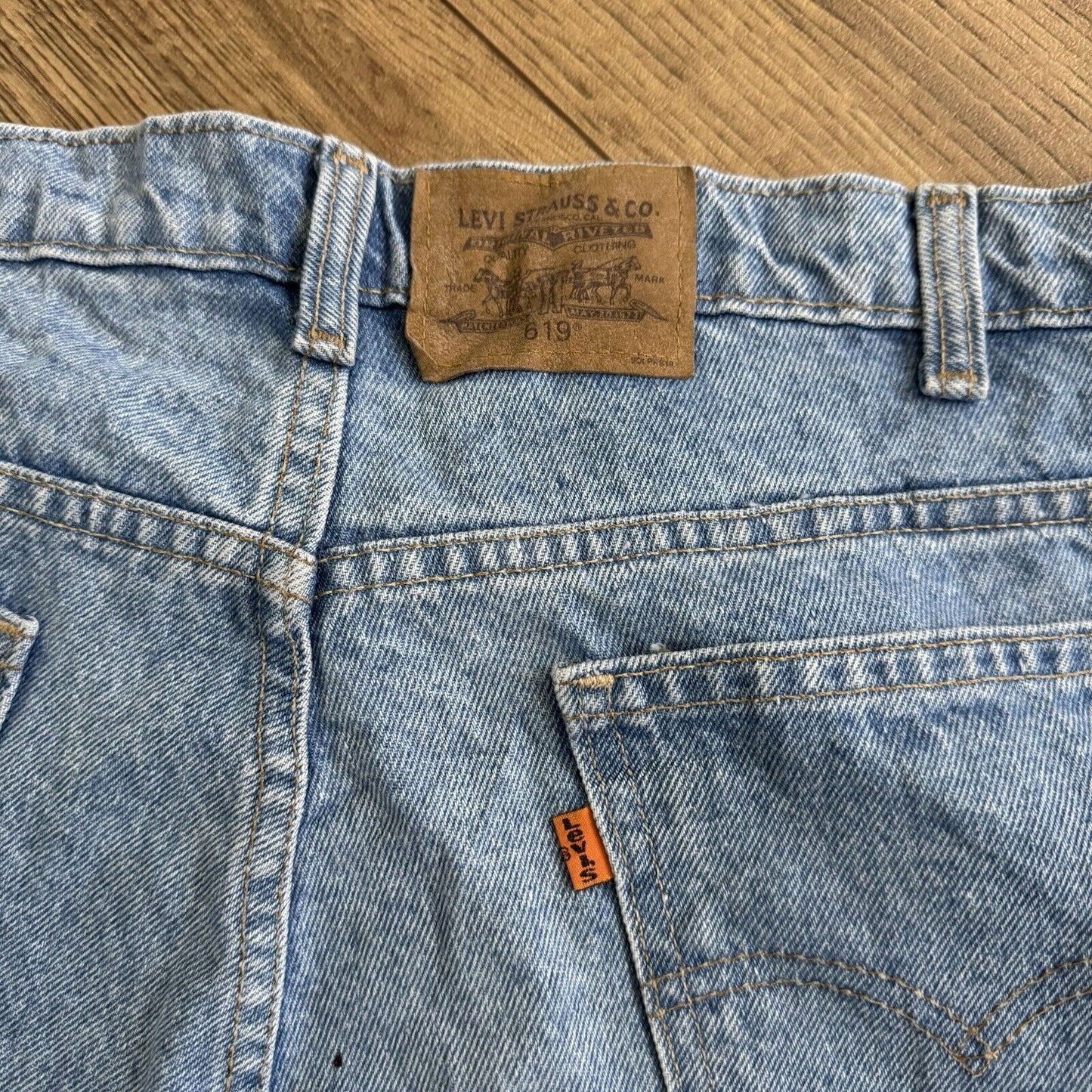 Vintage Levi’s Baggy Blue Jeans W38 L27 90s Relaxed Leg 619 Orange Tab